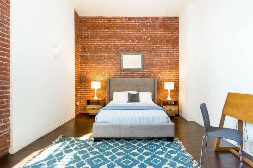 Historic Remodeled True 1-bdrm Loft