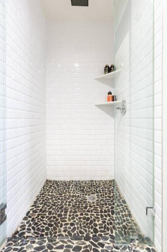 Historic Remodeled True 1-bdrm Loft