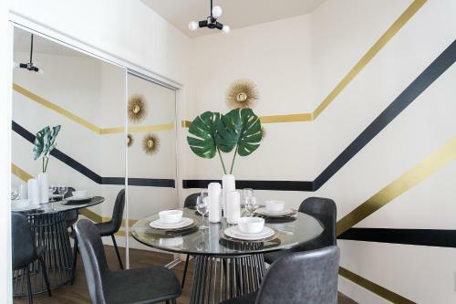Apartamento Westwood Luxury Suites