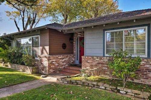 Downtown Lodi Luxury Home - 1 Mile To Lodi Lake!