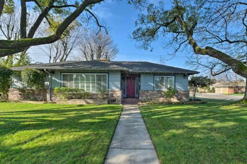 Downtown Lodi Luxury Home - 1 Mile To Lodi Lake!