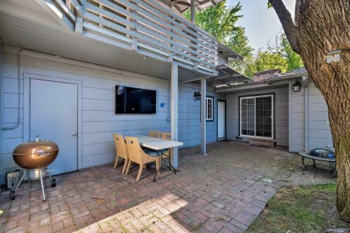 Downtown Lodi Luxury Home - 1 Mile To Lodi Lake!