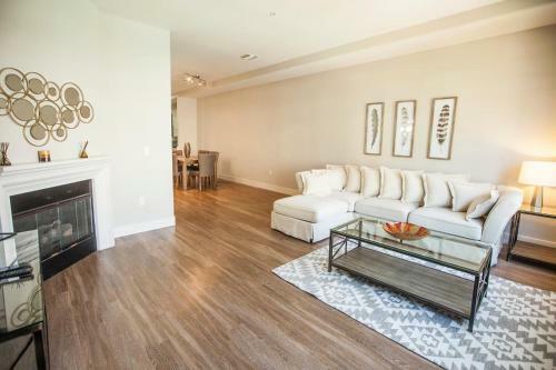 Apartamento The Grove Penthouse 3 Bdrm 3 Bath