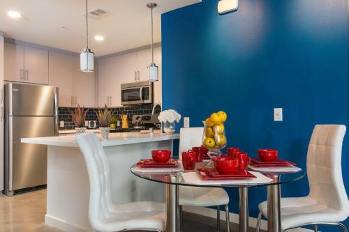 Apartamento Downtown La Deluxe Suites