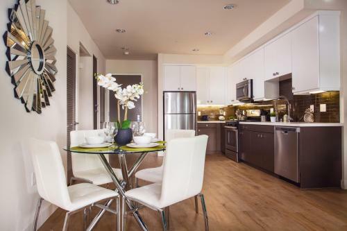 Apartamento Downtown La Deluxe Suites