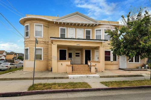 Albergue Pads On Pasadena Ave