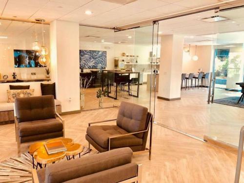 Apartamento Chic Hollywood Sign View Studio With Pool And Balcony