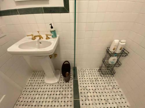Apartamento Gorgeous Studio In Beverly Boulevard Sleeps 4