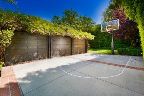 Brentwood Estate