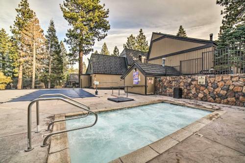 Apartamento Mammoth Lakes Condo With Pool And Spa Access Near Slopes!
