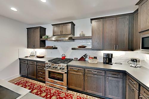 Apartamento Mountain-view Escape - Mins To Lifts, Golf, Dining Condo
