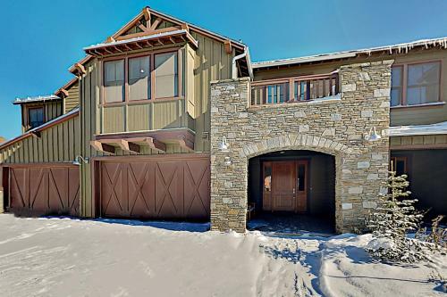 Apartamento Mountain-view Escape - Mins To Lifts, Golf, Dining Condo