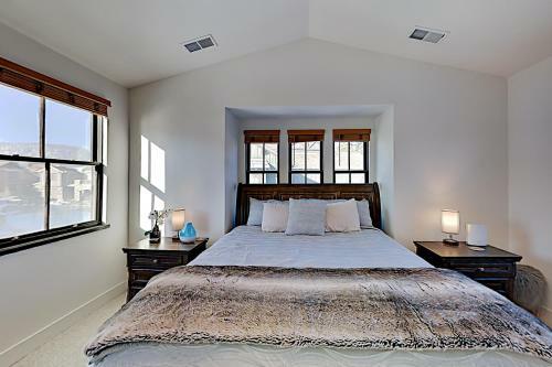 Apartamento Mountain-view Escape - Mins To Lifts, Golf, Dining Condo