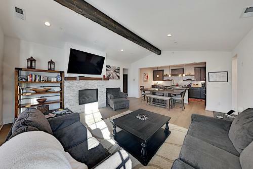 Apartamento Mountain-view Escape - Mins To Lifts, Golf, Dining Condo