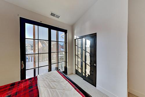 Apartamento Mountain-view Escape - Mins To Lifts, Golf, Dining Condo