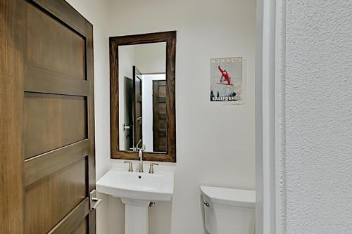 Apartamento Mountain-view Escape - Mins To Lifts, Golf, Dining Condo
