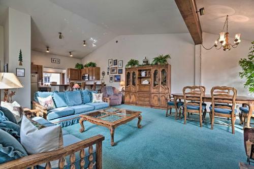 Spacious And Cozy Condo, 1 Block To The Village