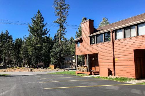Spacious And Cozy Condo, 1 Block To The Village