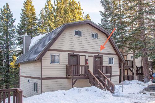 Remodeled Getaway With Spa, Walk To Village! Home