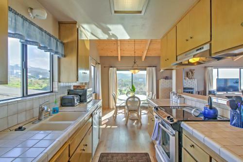 Sea Bs Irish Beach Getaway With Deck And Ocean View