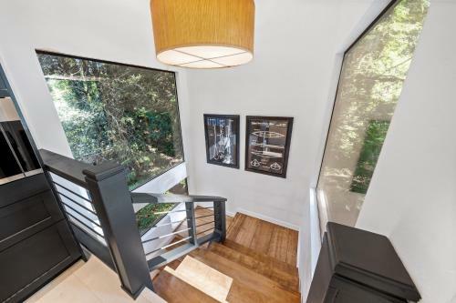 Forest Hideaway With Wraparound Deck & Firepit Home