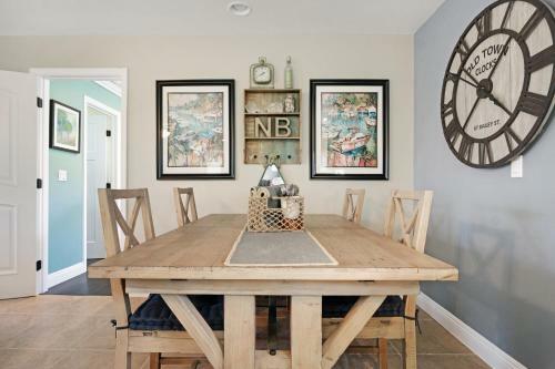 Spacious New Balboa Peninsula Retreat