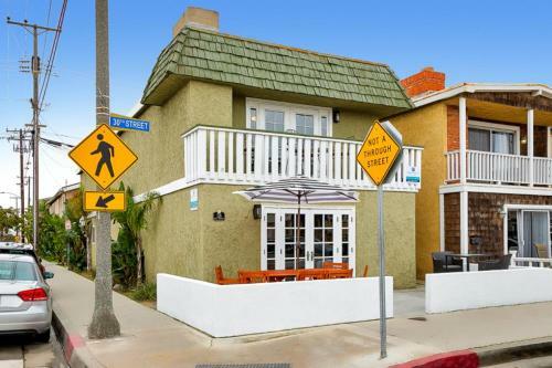 Nb-1126a-newport Beach Condo Delight
