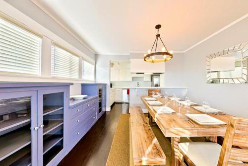 Nb-200a - 2-story Sensational Balboa Beachfront Charm