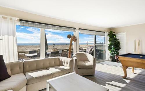 Lower Beach Front Escape Unit A