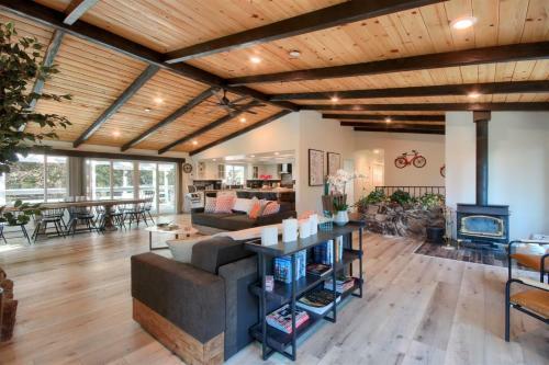 Doe Cabin