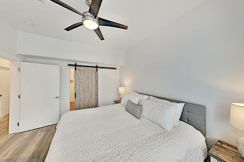 Apartamento Beachfront Condo With Ocean Views & Luxe Interior Apts