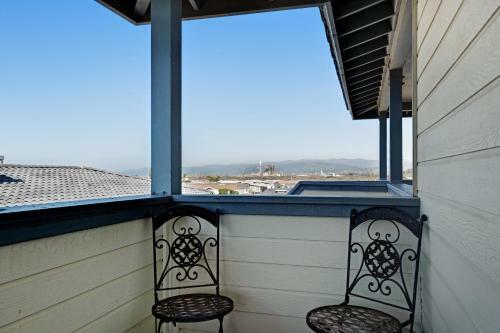 Ocean Breeze Mandalay Shores