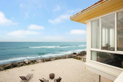 New Listing! Oceanfront Eden With Private Beach Home