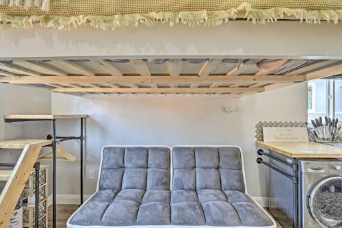 Apartamento Cozy Studio With Laundry And AC 2 Mi To Beach!