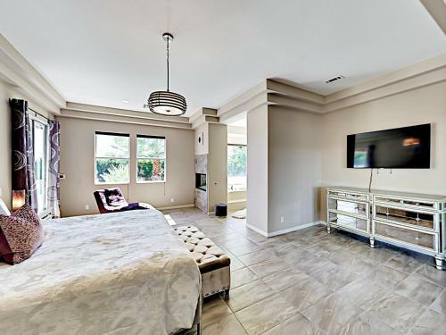 Palm Desert 4br 3ba Opulent Retreat With Pool & Jacuzzi Home