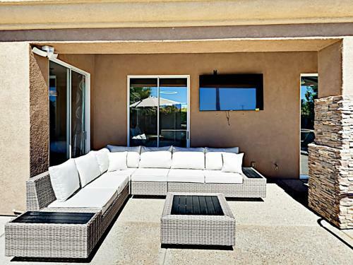 Palm Desert 4br 3ba Opulent Retreat With Pool & Jacuzzi Home