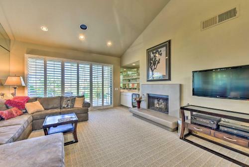 Private Palm Desert Townhome With Pool On Golf Course