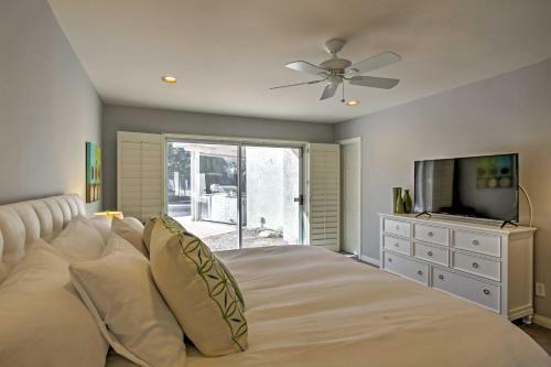 Luxury Retreat With Backyard Oasis, Walk To El Paseo