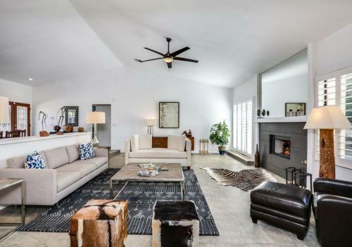 Palm Desert Homestead