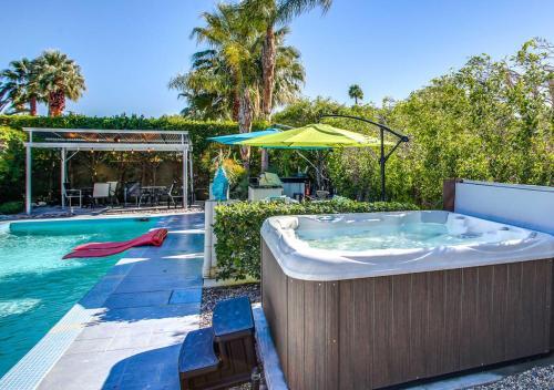 Meet Me In Palm Springs!