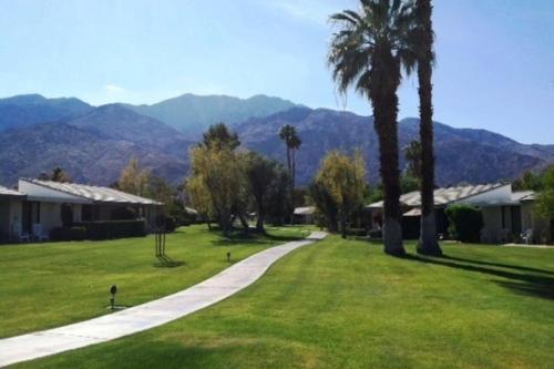 Palm Springs Condo, Sunrise Villas