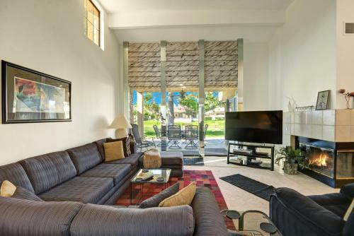 Cathedral Canyon Cc Oasis By Oranj Palm
