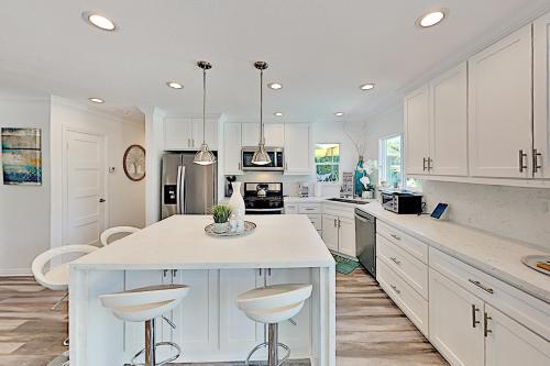 4br 2ba Demuth Park Home - Backyard Paradise With Pool Home