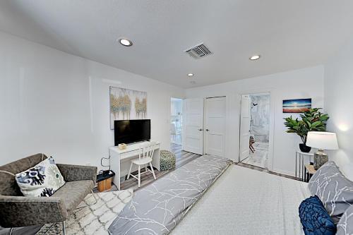 4br 2ba Demuth Park Home - Backyard Paradise With Pool Home