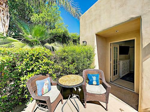 New Listing! Stunning Movie Colony With Private Pool Home