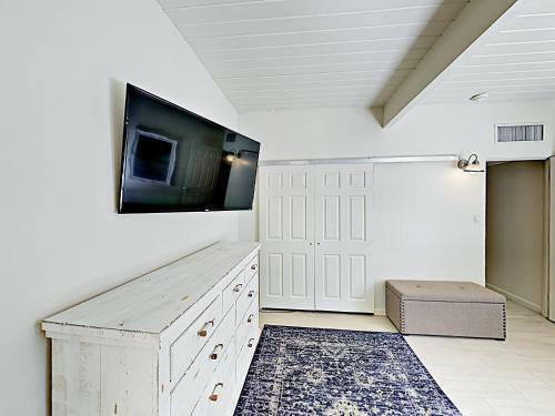 New Listing! Stunning Movie Colony With Private Pool Home