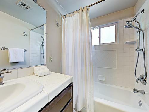 New Listing! Stunning Movie Colony With Private Pool Home