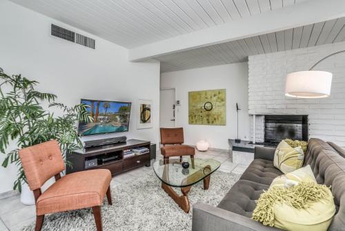 Palm Springs Mid-century Retreat