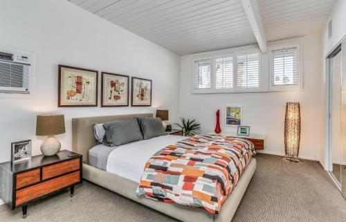Palm Springs Mid-century Retreat