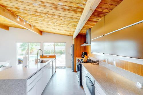 Modern Alexander Pool Home